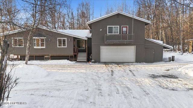 9000 N Palmer Fishhook Road, Palmer, AK 99645