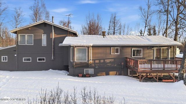 9000 N Palmer Fishhook Road, Palmer, AK 99645