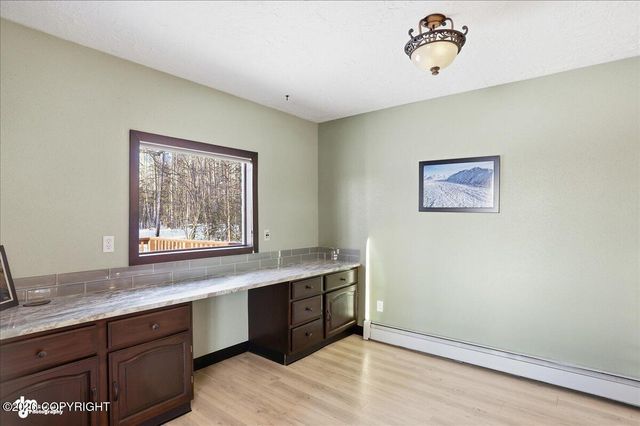 9000 N Palmer Fishhook Road, Palmer, AK 99645