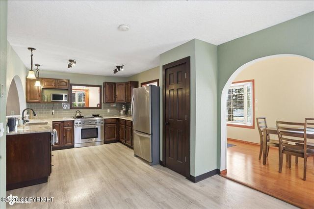 9000 N Palmer Fishhook Road, Palmer, AK 99645