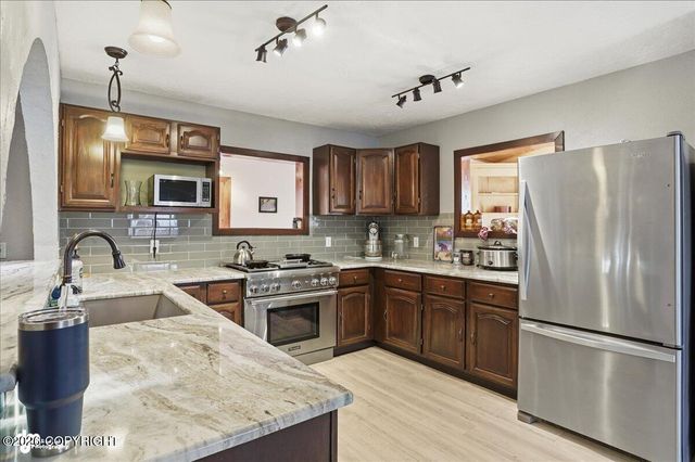 9000 N Palmer Fishhook Road, Palmer, AK 99645