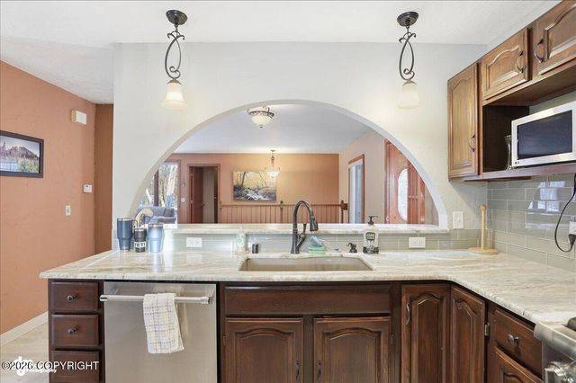 9000 N Palmer Fishhook Road, Palmer, AK 99645