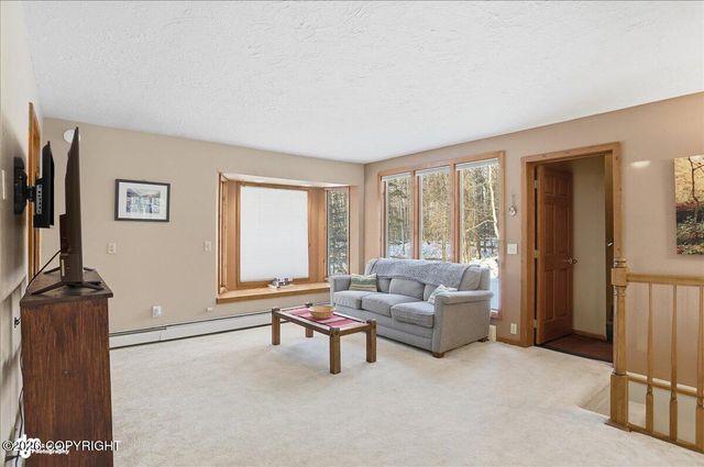 9000 N Palmer Fishhook Road, Palmer, AK 99645