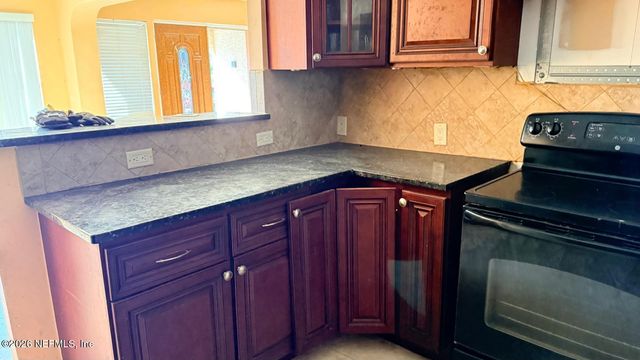 1645 FOREST HILLS Road, Jacksonville, FL 32208