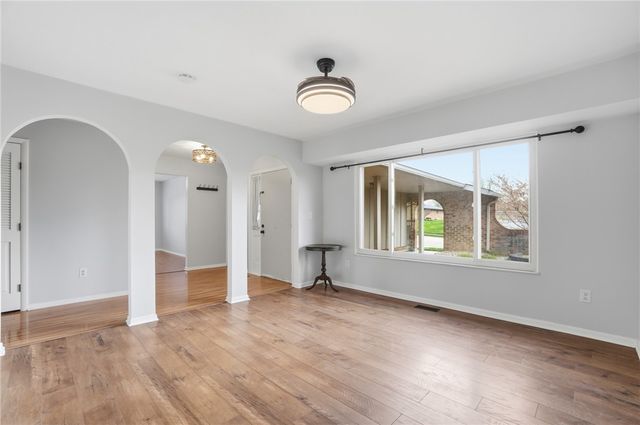 7521 Glenhurst Drive, Vandalia, OH 45414