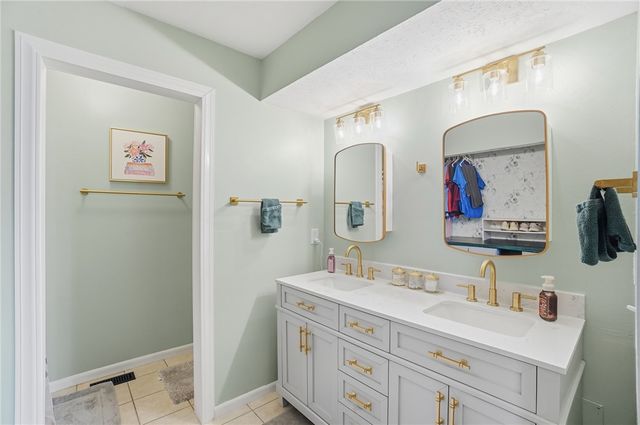 7521 Glenhurst Drive, Vandalia, OH 45414