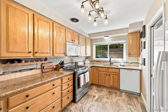 1618 Englewood Avenue, Royal Oak, MI 48073