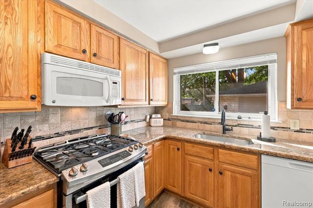 1618 Englewood Avenue, Royal Oak, MI 48073