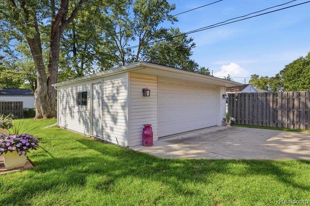 1618 Englewood Avenue, Royal Oak, MI 48073