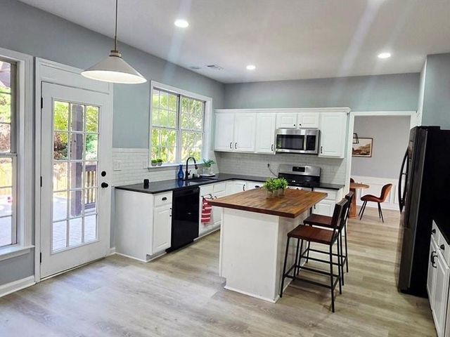 552 Glen Level Circle, Sugar Hill, GA 30518
