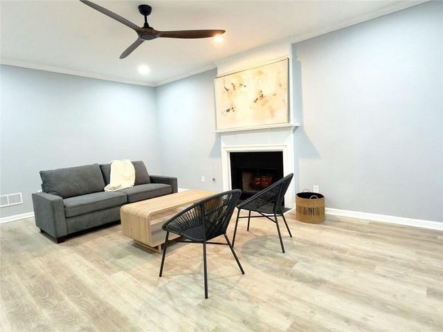 552 Glen Level Circle, Sugar Hill, GA 30518