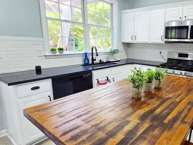 552 Glen Level Circle, Sugar Hill, GA 30518