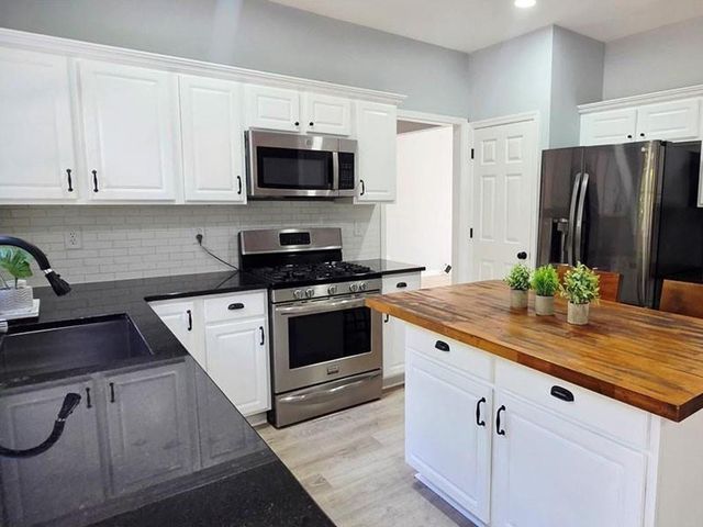 552 Glen Level Circle, Sugar Hill, GA 30518