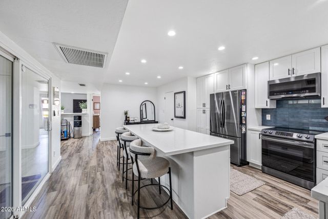 5977 E THOMAS Road, Scottsdale, AZ 85251