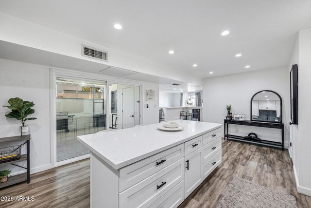 5977 E THOMAS Road, Scottsdale, AZ 85251