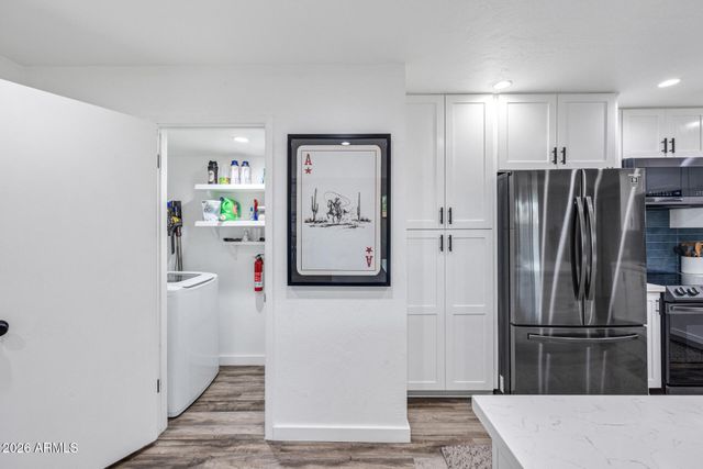 5977 E THOMAS Road, Scottsdale, AZ 85251