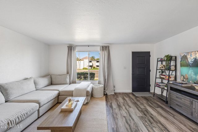 5977 E THOMAS Road, Scottsdale, AZ 85251