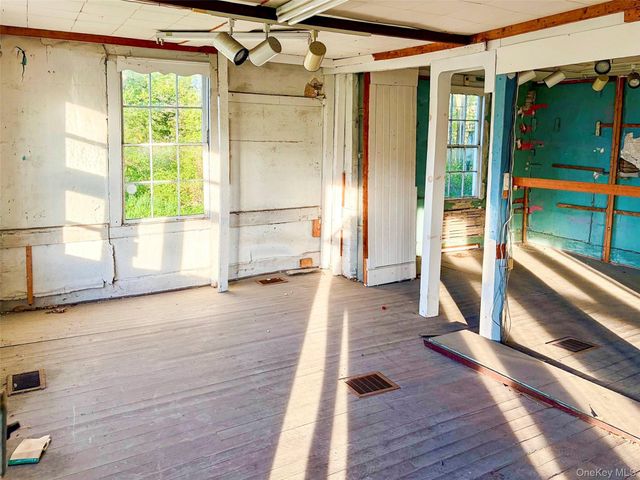 7077 Route 209, Kerhonkson, NY 12446
