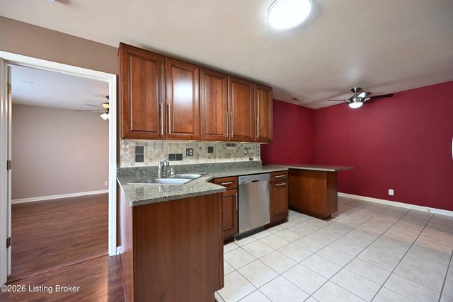 7804 Fern Gardens Way, Louisville, KY 40291