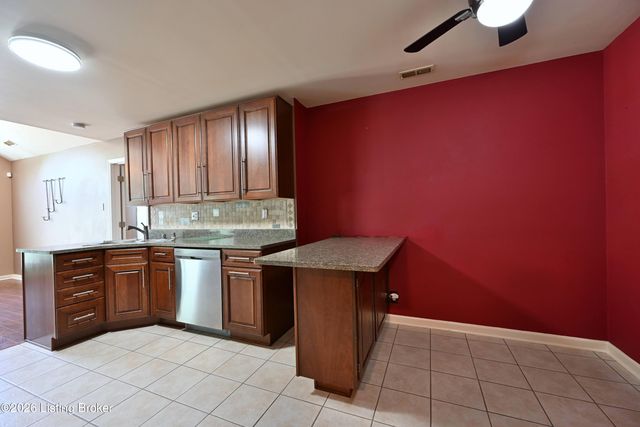 7804 Fern Gardens Way, Louisville, KY 40291