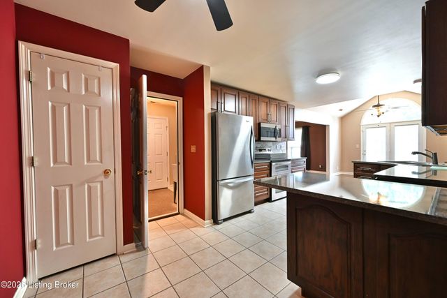 7804 Fern Gardens Way, Louisville, KY 40291