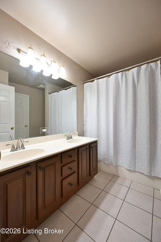 7804 Fern Gardens Way, Louisville, KY 40291