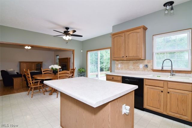 6967 Auburn Ridge Drive, Concord Twp, OH 44077