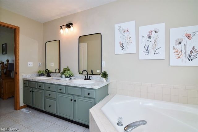 6967 Auburn Ridge Drive, Concord Twp, OH 44077