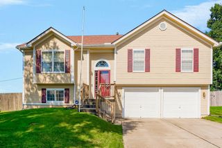 11805 E 213th Court, Peculiar, MO 64078