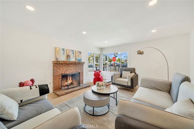 595 W 13th Street, San Pedro, CA 90731