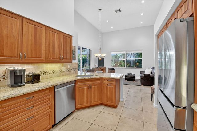 6657 NW 25th Way, Boca Raton, FL 33496