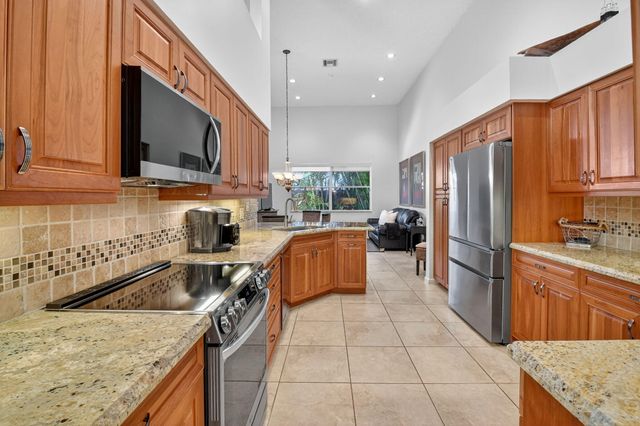 6657 NW 25th Way, Boca Raton, FL 33496