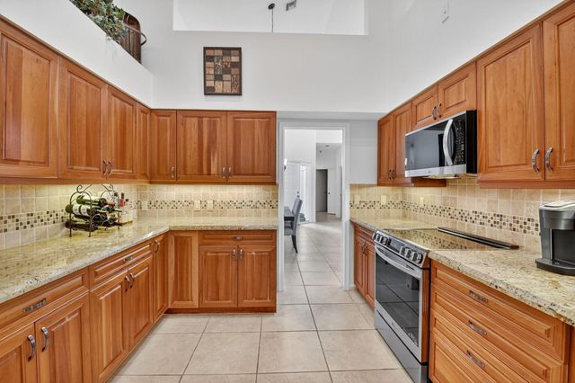 6657 NW 25th Way, Boca Raton, FL 33496