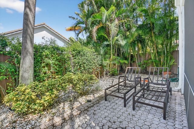 6657 NW 25th Way, Boca Raton, FL 33496