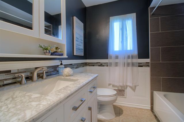 42608 Hanford Road, Canton, MI 48187