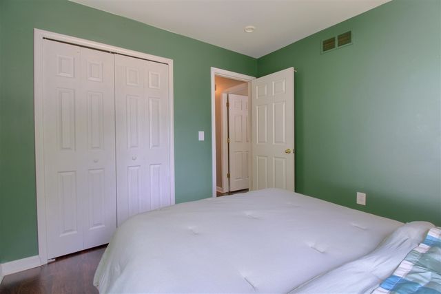 42608 Hanford Road, Canton, MI 48187