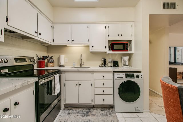 3511 E Montecito Avenue Apt 3, Phoenix, AZ 85018