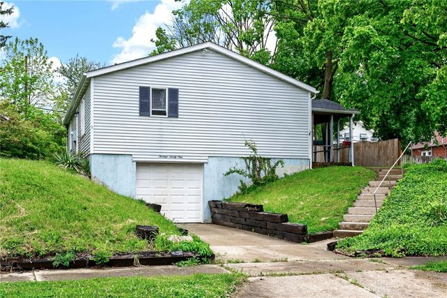 1321 Amherst Place, Dayton, OH 45406