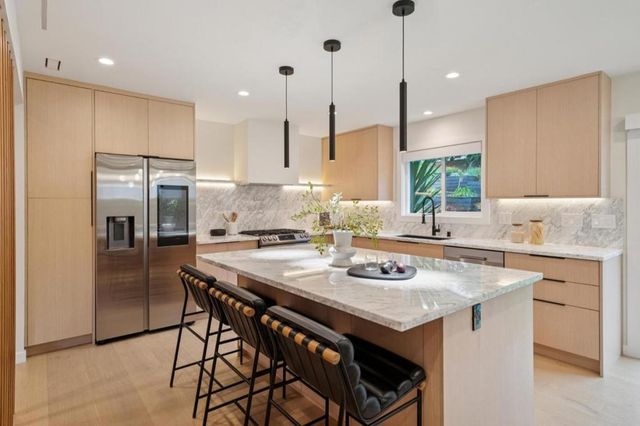 2117 Los Altos Drive, San Mateo, CA 94402