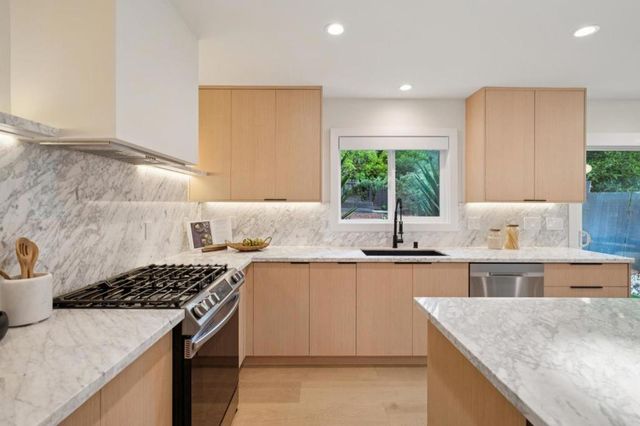 2117 Los Altos Drive, San Mateo, CA 94402