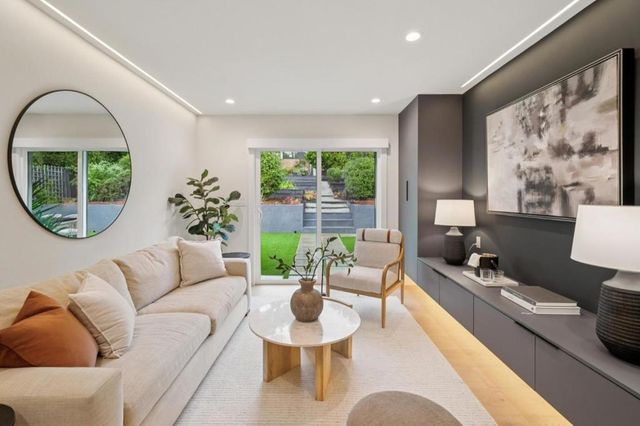 2117 Los Altos Drive, San Mateo, CA 94402