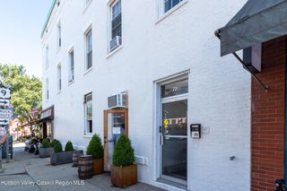 720 Warren Street #7, Hudson, NY 12534