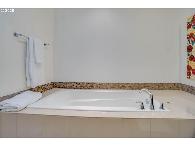 10610 Nw 32ND Pl, Vancouver, WA 98685