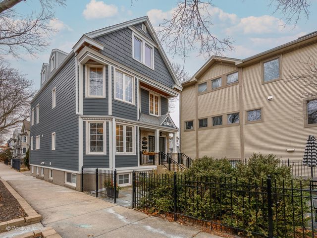 3034 N Greenview Avenue, Chicago, IL 60657