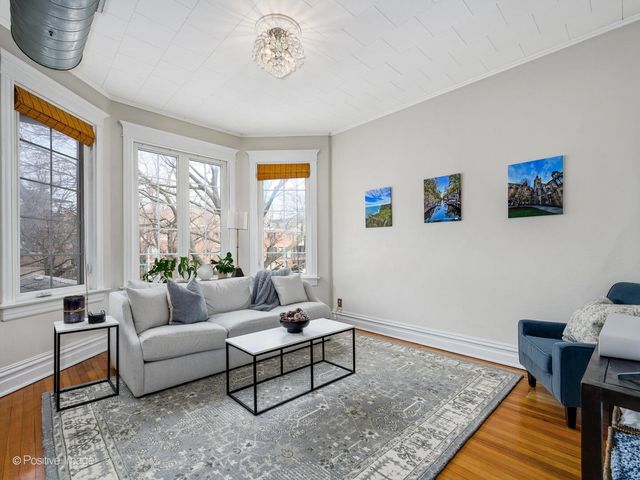 3034 N Greenview Avenue, Chicago, IL 60657