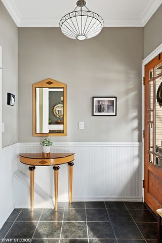 3034 N Greenview Avenue, Chicago, IL 60657