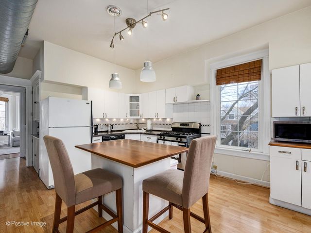 3034 N Greenview Avenue, Chicago, IL 60657