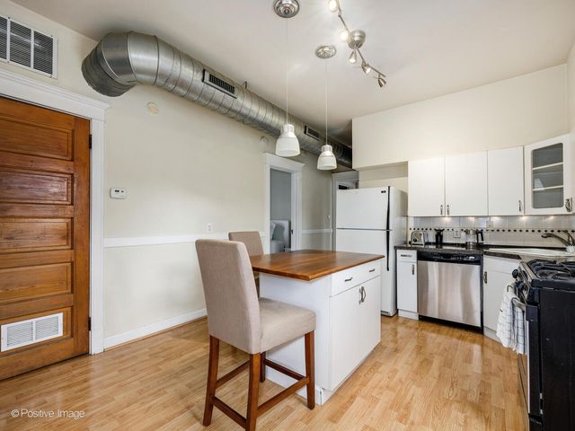 3034 N Greenview Avenue, Chicago, IL 60657