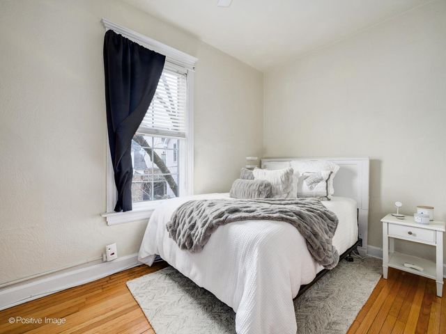 3034 N Greenview Avenue, Chicago, IL 60657