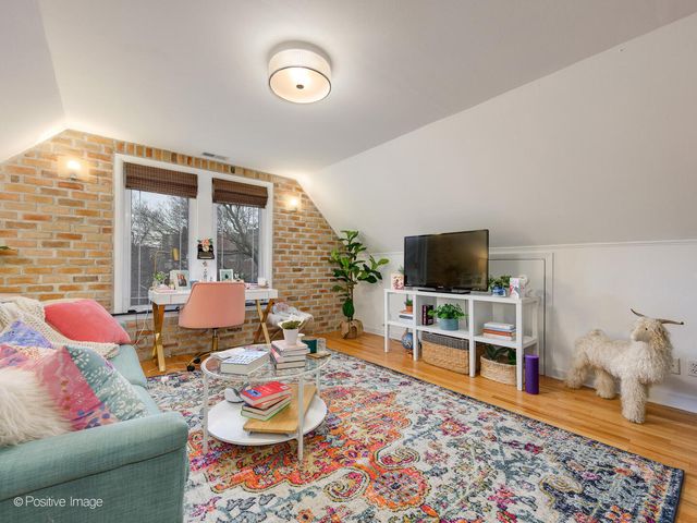 3034 N Greenview Avenue, Chicago, IL 60657